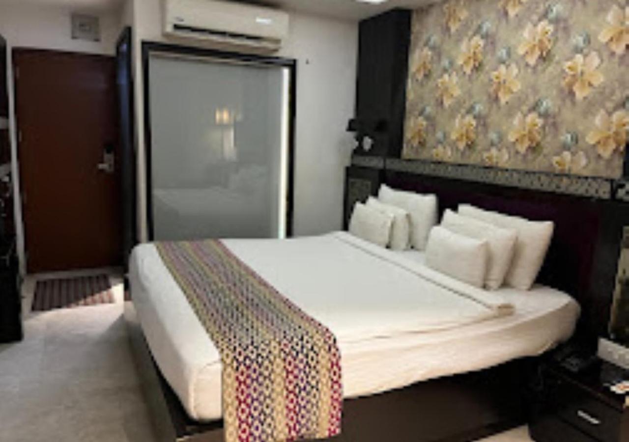 Hotel Siddharth Premiere Chandrapur Buitenkant foto